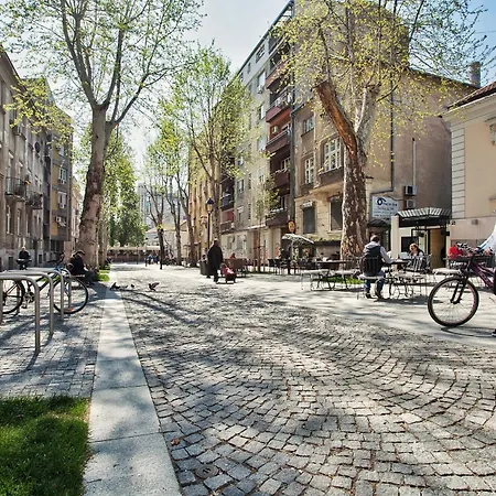 Hostgost Selected Suites - Skadarlija Square Белград Экстерьер фото
