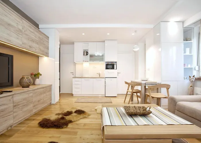 Hostgost Selected Suites - Skadarlija Square